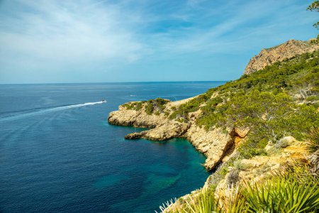 Kleine aber feine Wanderung auf dem Küstenweg Pass D 'en Grau in der Küstenstadt Sant Elm im Süden der Baleareninsel Mallorca - Spanien