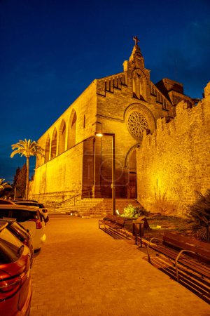 Evening tour through the ancient old town of Alcdia including a fantastic sunset on the Balearic island of Mallorca - Spain