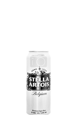 Foto de Lata de cerveza Stella Artois. Bucarest, Rumania, 2023 - Imagen libre de derechos