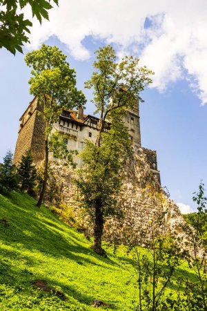 Foto de Legendary Bran Castle - Dracula Castle of Transylvania - Imagen libre de derechos
