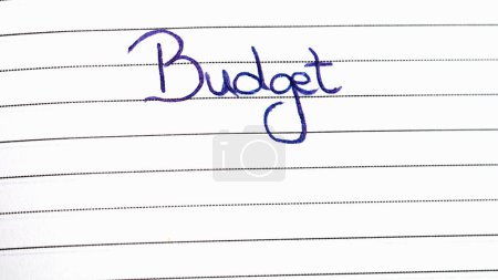 Foto de Presupuesto, texto escrito a mano en la página de agenda de la oficina. Copiar espacio
. - Imagen libre de derechos