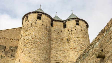Château de Carcassonne en France. Forteresse médiévale impressionnante
