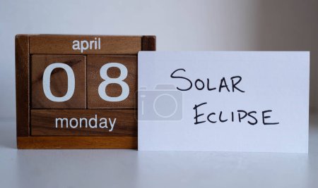 Téléchargez les photos : Rappel du calendrier sur l'éclipse solaire le Lundi, 8 Avril, 2024 - en image libre de droit