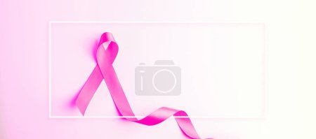 Krebsbewusstsein. Gesundheitswesen Symbol rosa Schleife auf weißem Hintergrund. Unterstützungskonzept für Brustfrauen. Weltkrebstag