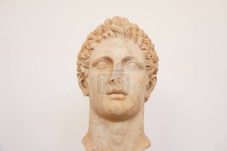 Antiguo artefacto griego del Museo Arqueológico. Rodas, Grecia.