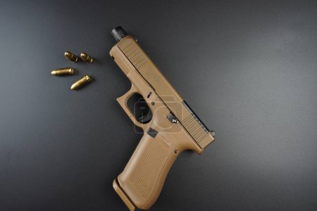 Foto de Glock 19X 9MM pistola semi-automática roscado supresor de barril - Imagen libre de derechos