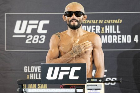 Foto de Rio de Janeiro (RJ), 01.20.2023 - UFC 283 - Fighter Deiveson Figueiredo. Pesaje oficial - UFC283 Pesaje oficial: Teixeira vs Hill en el Hotel Windsor Marapendi en Río de Janeiro. - Imagen libre de derechos
