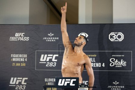 Téléchargez les photos : Rio de Janeiro (RJ), 01.20.2023 - UFC 283 - Fighter Mounir Lazzez. Pesée officielle - UFC283 Pesée officielle : Teixeira vs Hill à l'Hôtel Windsor Marapendi à Rio de Janeiro. - en image libre de droit