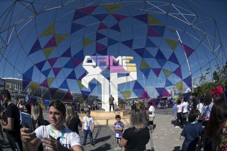 Foto de Río de Janeiro, Brasil - 27 de julio de 2019: Tercer día de Game XP 2019 en Parque Olmpico, Barra da Tijuca, zona oeste de Río de Janeiro - Imagen libre de derechos