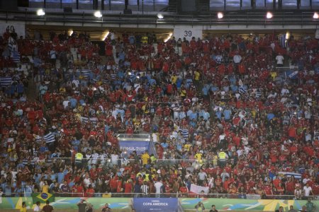 Foto de Río de Janeiro, Brasil - 24 de junio de 2019: Chile vs. Uruguay en el Estadio Maracana para la America Cup 2019 - Imagen libre de derechos
