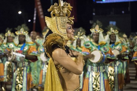 Foto de Río de Janeiro, Brasil - 23 de febrero de 2020: Paola Oliveira. Carnaval de Río 2020. Desfile de Escuelas de Samba en Río de Janeiro. - Imagen libre de derechos