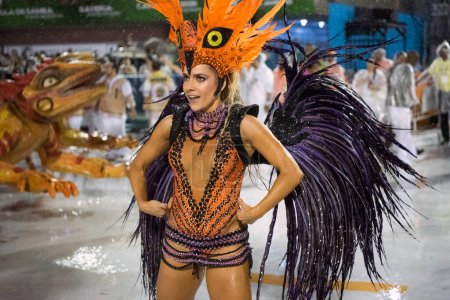 Téléchargez les photos : Rio de Janeiro, Brésil - 29 février 2020 : Monique de Arajo Alfradique. Carnaval de Rio 2020. Défilé des champions du Carnaval de Rio de Janeiro - en image libre de droit