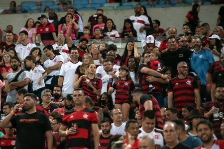 Téléchargez les photos : Rio de Janeiro, Rio de Janeiro, Brésil - 01 octobre 2022. Flamengo x Bragantino pour le championnat brésilien au stade Maracana. - en image libre de droit