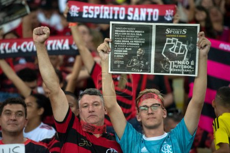 Foto de RIO DE JANEIRO - 16 de mayo de 2023: Protesta contra el racismo en el fútbol. Partido entre Flamengo x Cruzeiro, Campeonato Brasileño en Maracana. - Imagen libre de derechos
