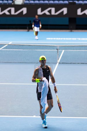 Téléchargez les photos : MELBOURNE, AUSTRALIA - JANUARY 13: Rafael Nadal of Spain practices ahead of the 2023 Australian Open at Melbourne Park on January 13, 2023 in Melbourne, Australia. - en image libre de droit