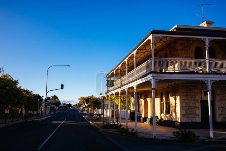Photo for PENOLA, AUSTRALIA - April 10 2023: The Royal Oak Penola pub and hotel in Penola township in Coonawarra wine region on a sunny autumn evening in South Australia, Australia - Royalty Free Image
