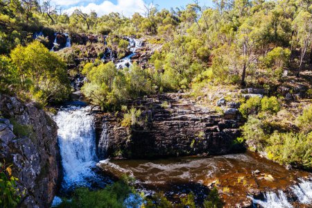 Foto de Broken Falls y mirador cerca de Mckenzie Falls en los Grampians Centrales, Victoria, Australia - Imagen libre de derechos