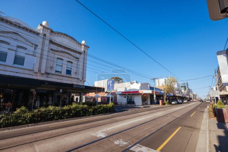Photo for MELBOURNE, AUSTRALIA - SEPT 29, 2023: The famous and popular shopping street of Glen Huntly Rd in Elsternwick on a sunny spring afternoon in Melbourne, Victoria, Australia - Royalty Free Image
