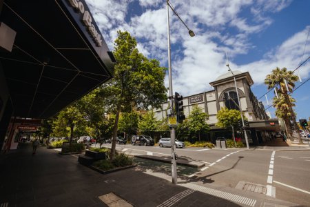 Photo for GEELONG, AUSTRALIA - JANUARY 26 2024: Streets and building architecture in Geelong CBD on a warm summers morning in Geelong, Victoria, Australia - Royalty Free Image