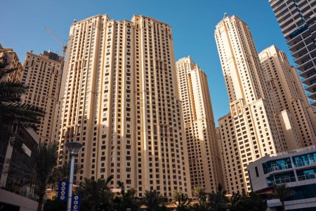 Téléchargez les photos : Dubai city seen from above, panoramic view of modern skyscraper buildings - en image libre de droit