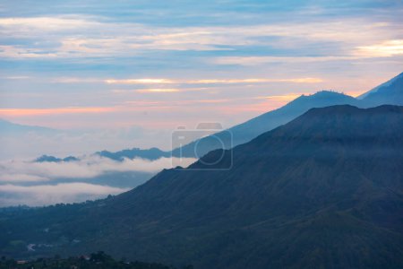 Berglandschaft auf Bali, Indonesien. Vulkane Batur und Agung