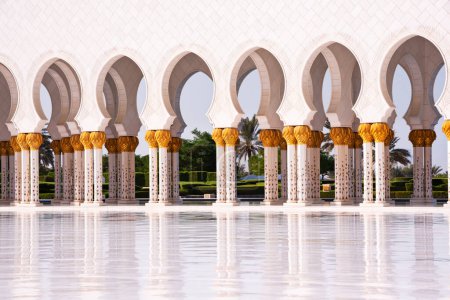 Téléchargez les photos : Grande mosquée de marbre blanc Cheikh Zayed à Abu Dhabi, EAU - en image libre de droit