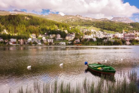 Téléchargez les photos : Lac Saint-Moritz, Suisse en été - en image libre de droit