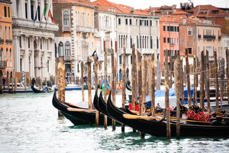 Foto de Venecia ciudad en Italia. Edificios fachadas en el Gran Canal - Imagen libre de derechos