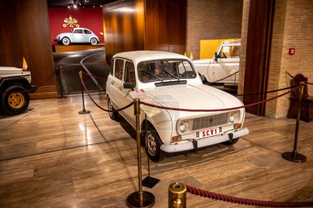 Photo for Citta del Vaticano, Vaticano - Stato della Citta del Vaticano - 11-22-2022: The humble Renault 4, famously used by Pope John Paul II, exhibited at the Vatican Museums - Royalty Free Image