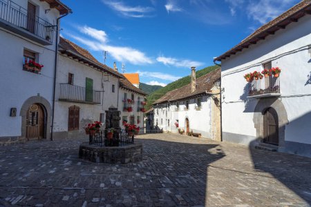 Foto de Casco antiguo del hermoso pueblo de Ans, región de los Pirineos, Huesca, Aragón, España. - Imagen libre de derechos