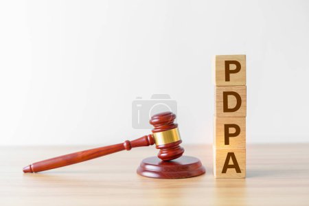 Téléchargez les photos : PDPA block with  judge gavel on table. Personal Data Protection Act, Law, lawyer, judgment, sensitive information and privacy data concepts - en image libre de droit