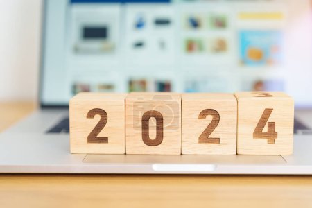 2024 Bloc année contre le site du marché. Objectif, cible, résolution, finance, commerce électronique, achats en ligne, célébration et nouveaux concepts de début d'année 
