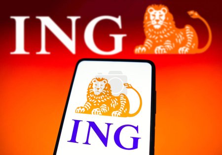Foto de 21 de marzo de 2023, Brasil. En esta ilustración fotográfica, el logotipo del Grupo ING se muestra en un smartphone - Imagen libre de derechos