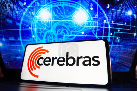 Téléchargez les photos : 3 avril 2023, Brésil. Dans cette illustration photo, le logo Cerebras Systems est affiché sur un écran de smartphone. - en image libre de droit
