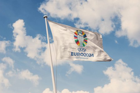 Foto de 29 de noviembre de 2023, Brasil. En esta foto ilustración el Campeonato Europeo de Fútbol de la UEFA (EURO 2024) pronto aparece en una bandera - Imagen libre de derechos