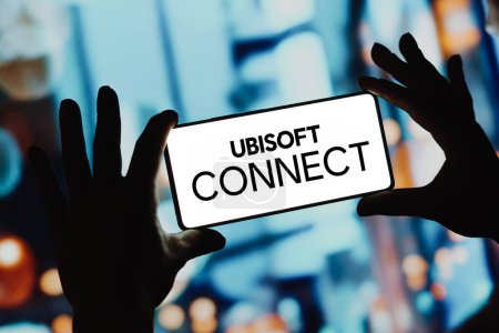 Foto de 4 de diciembre de 2023, Brasil. En esta ilustración fotográfica, el logotipo de Ubisoft Connect se muestra en la pantalla de un teléfono inteligente - Imagen libre de derechos