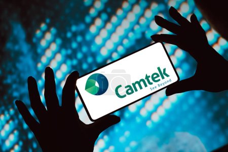 Foto de 17 de febrero de 2024, Brasil. En esta ilustración fotográfica, el logotipo de Camtek se muestra en la pantalla de un smartphone - Imagen libre de derechos