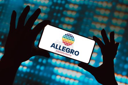 Foto de 17 de febrero de 2024, Brasil. En esta ilustración fotográfica, el logotipo de Allegro MicroSystems se muestra en la pantalla de un teléfono inteligente - Imagen libre de derechos