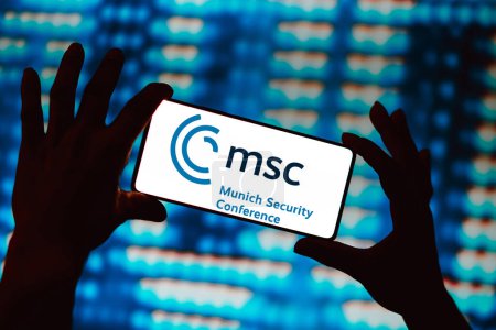 Foto de 29 de marzo de 2024, Brasil. En esta ilustración fotográfica, el logotipo de la Conferencia de Seguridad de Munich (MSC) se muestra en la pantalla de un teléfono inteligente - Imagen libre de derechos