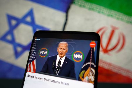 Foto de 14 de abril de 2024, Brasil. En esta ilustración fotográfica, una transmisión en vivo de Joe Biden, el presidente de los Estados Unidos, hablando de la guerra entre Israel e Irán - Imagen libre de derechos