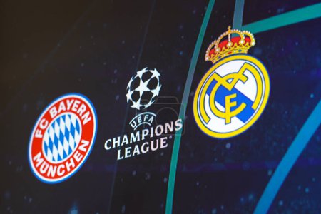 Foto de 30 de abril de 2024, Brasil. En esta foto ilustración, los escudos del Bayern Munich y del Real Madrid juegan en la semifinal de la Liga de Campeones de la UEFA este martes 30 de abril de 2024, en el Allianz Arena, en Munich, Alemania - Imagen libre de derechos