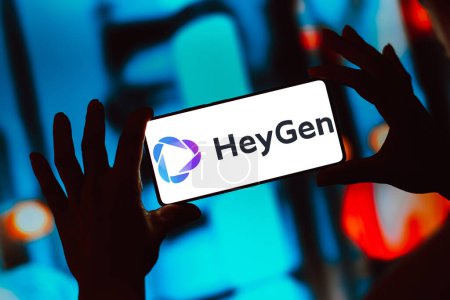 Foto de 3 de mayo de 2024, Brasil. En esta ilustración fotográfica, el logotipo de HeyGen se muestra en la pantalla de un teléfono inteligente - Imagen libre de derechos