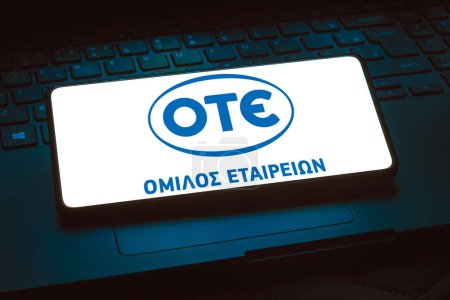 Foto de 10 de mayo de 2024, Brasil. En esta ilustración fotográfica, el logotipo de OTE Telecom se muestra en la pantalla de un teléfono inteligente - Imagen libre de derechos