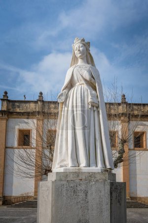 Foto de Estatua de la Reina Santa Isabel en el Monasterio de Santa Clara-a-Nova - Coimbra, Portugal - Imagen libre de derechos