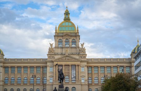 Foto de Prague, Czechia - Oct 01, 2019: National Museum at Wenceslas Square - Prague, Czech Republic - Imagen libre de derechos
