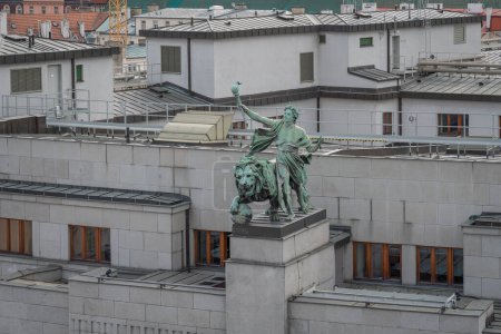Foto de Prague, Czechia - Sep 26, 2019: Czech National Bank headquarters Sculpture at Republic Square (Namesti Republiky) - Prague, Czech Republic - Imagen libre de derechos