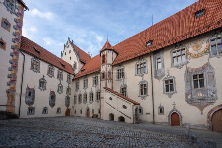 Foto de Bavaria, Germany - Nov 06, 2019: Fussen High Castle (Hohes Schloss) North Wing - Fussen, Germany - Imagen libre de derechos