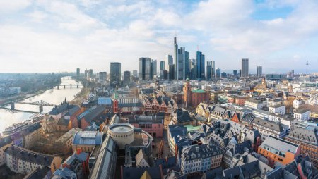 Foto de Vista aérea panorámica de Frankfurt - Frankfurt, Alemania - Imagen libre de derechos