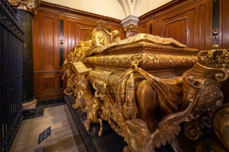 Foto de Berlín, Alemania - 16 de septiembre de 2019: Reina Sofía Charlotte Cenotaph en la cripta de Hohenzollern bajo la catedral de Berlín - Berlín, Alemania - Imagen libre de derechos