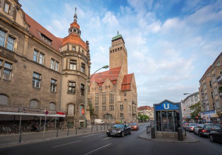 Foto de Ayuntamiento de Neukolln (Rathaus Neukolln) y Tribunal de Distrito de Neukolln (Amtsgericht Neukolln) - Berlín, Alemania - Imagen libre de derechos
